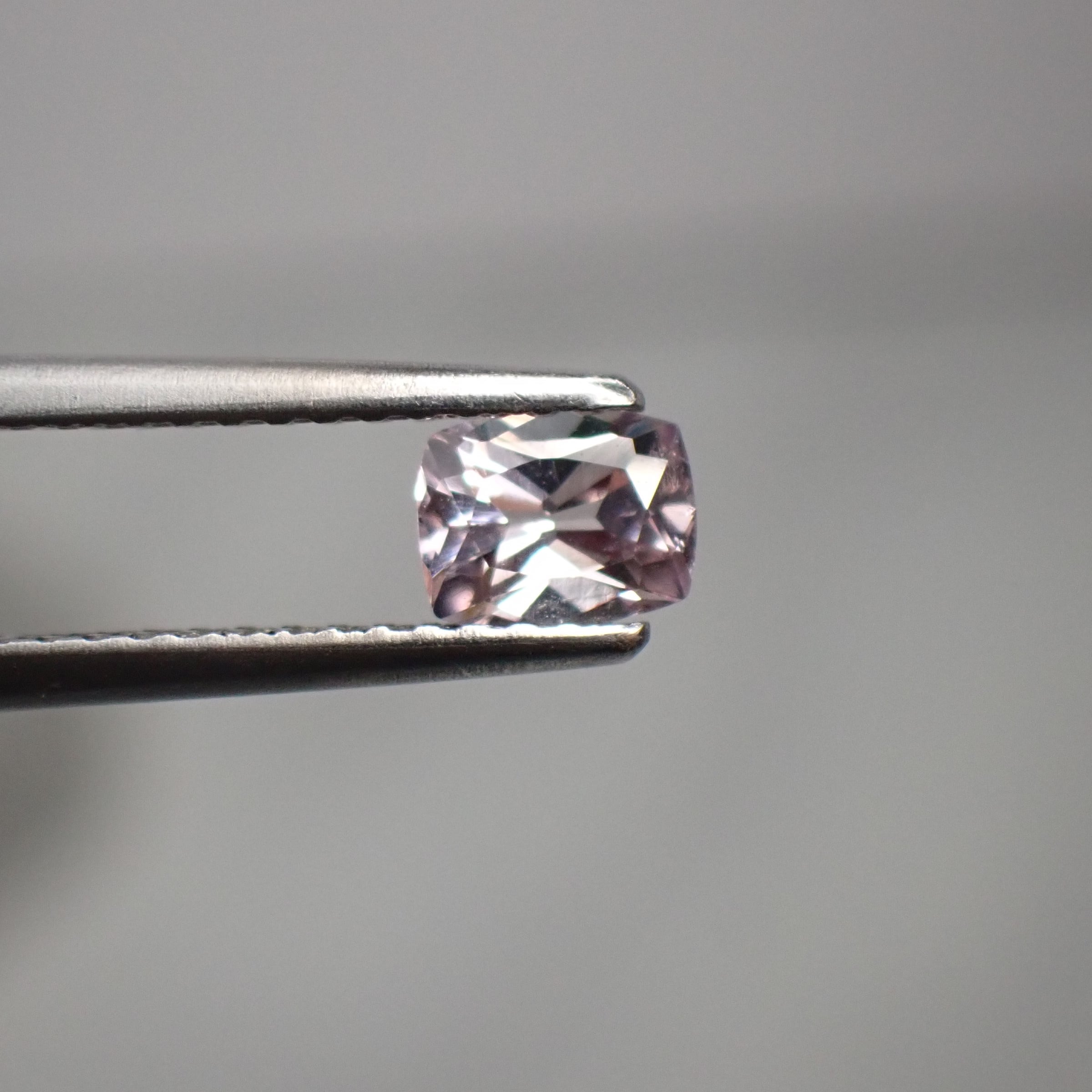 桜色☆淡いピンクのインペリアルトパーズ0.465ct | 宝石ルース販売、ジュエリー加工「宝石つむり」 powered by BASE 桜色☆淡いピンクのインペリアルトパーズ0.465ct | 宝石ルース販売、ジュエリー加工「宝石つむり」 powered by BASE