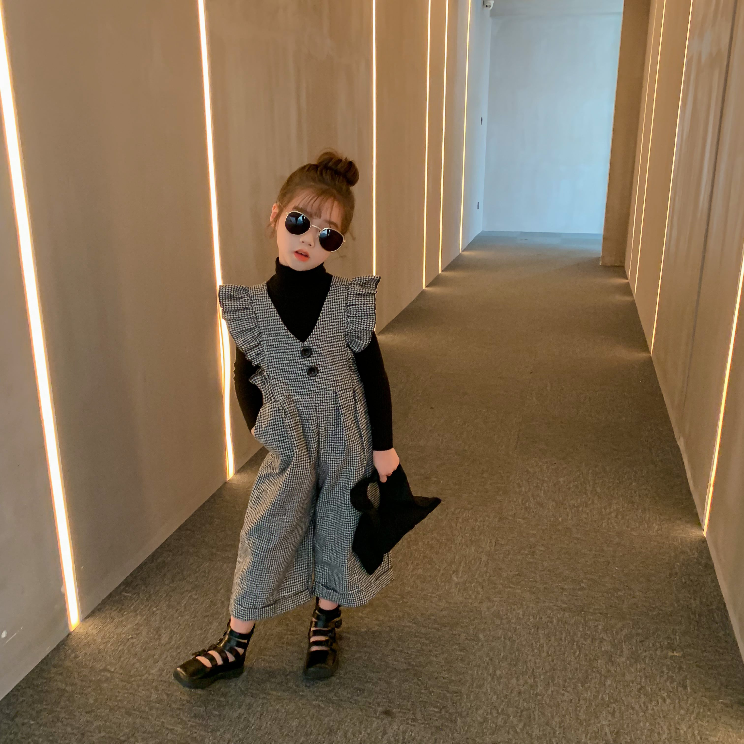 大人顔負け 入園入学に キッズ 長袖 サロペット セットアップ 長袖 ナチュラル 七五三 子供ドレス ハイウエスト 子ども服 キッズ パンツ 韓国子供服 女の子 フリル 長袖 フォーマル おしゃれ グレー ワンピース 千鳥格子 子供 発表会 秋 冬 送料無料 韓国レディース