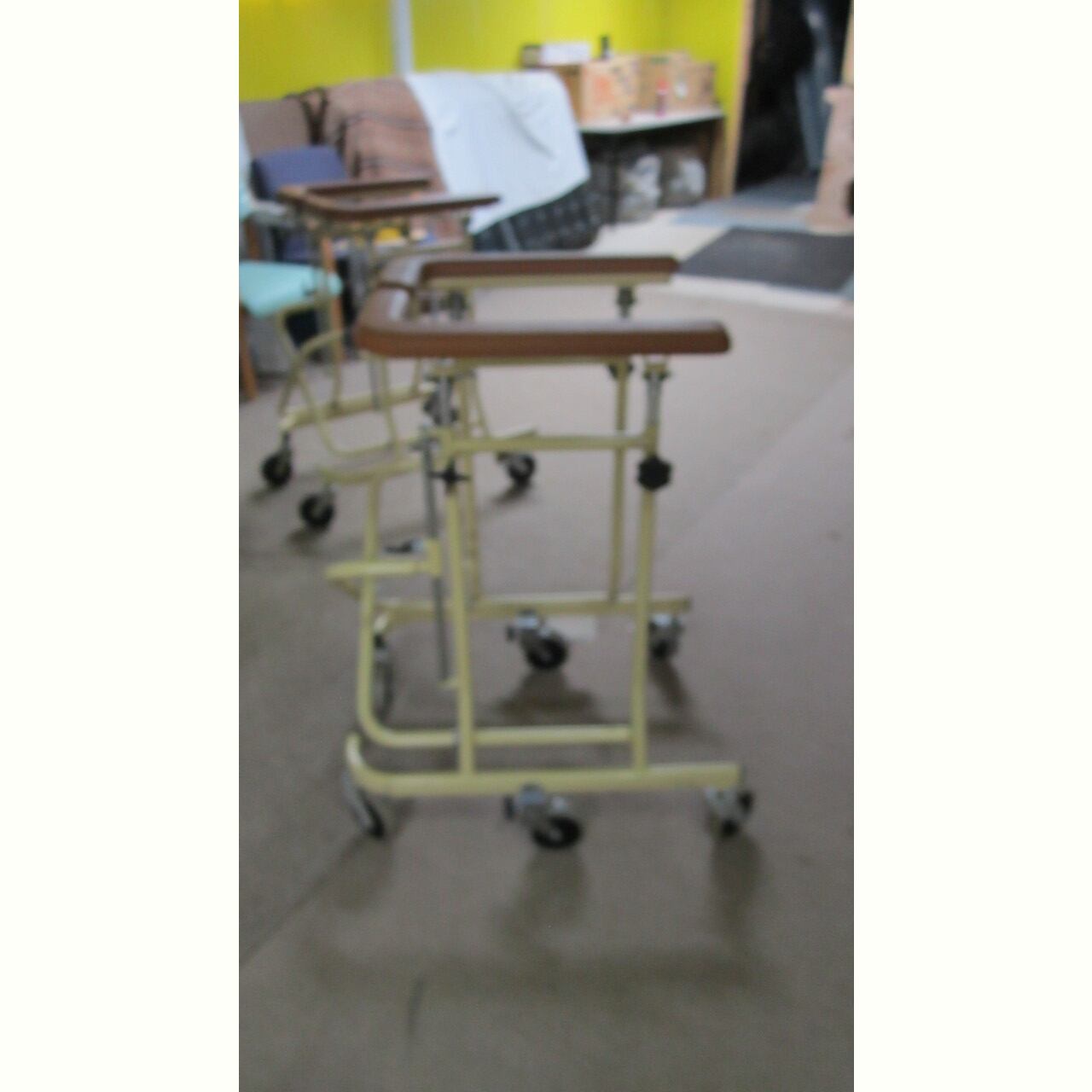 松永 SM-35 六輪歩行器 | ASUKA福祉用具リサイクル