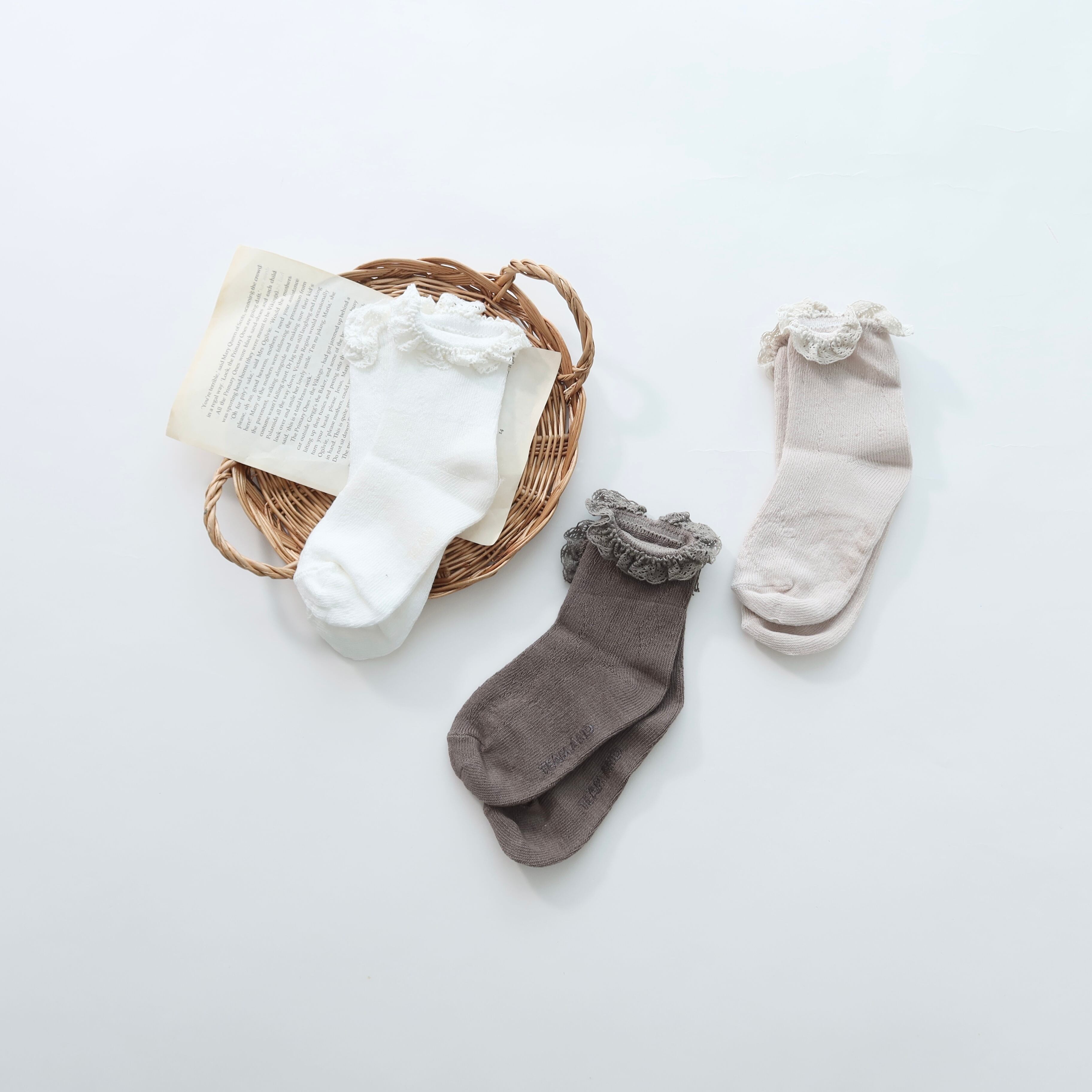 アイレットレースソックス