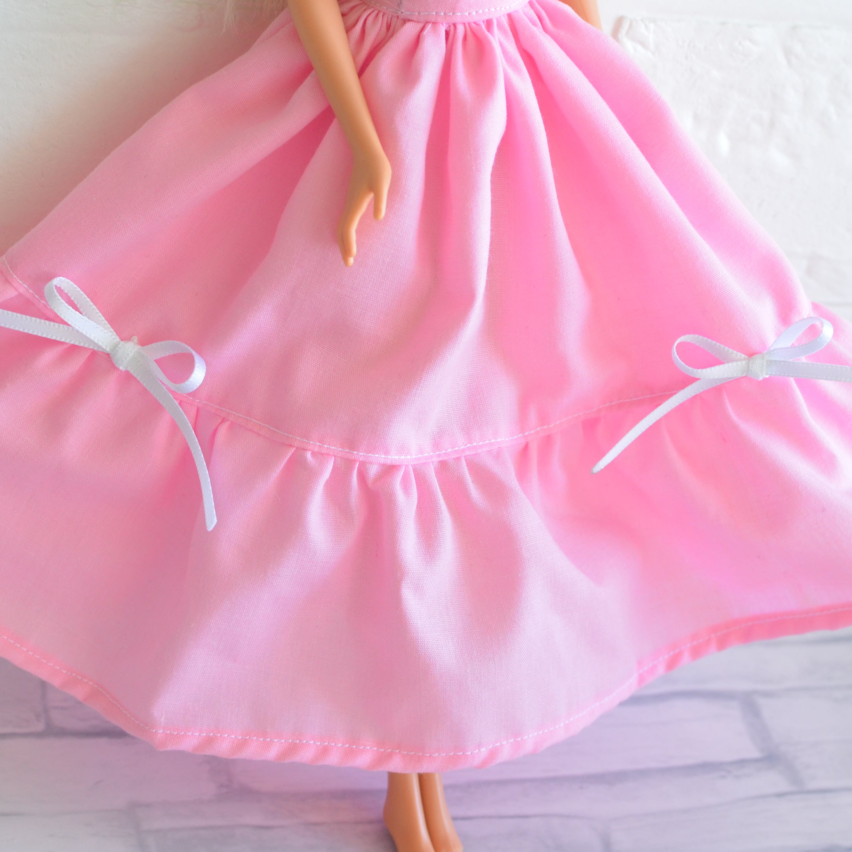 【新品タグ付き】Barbie ピンクのワンピース