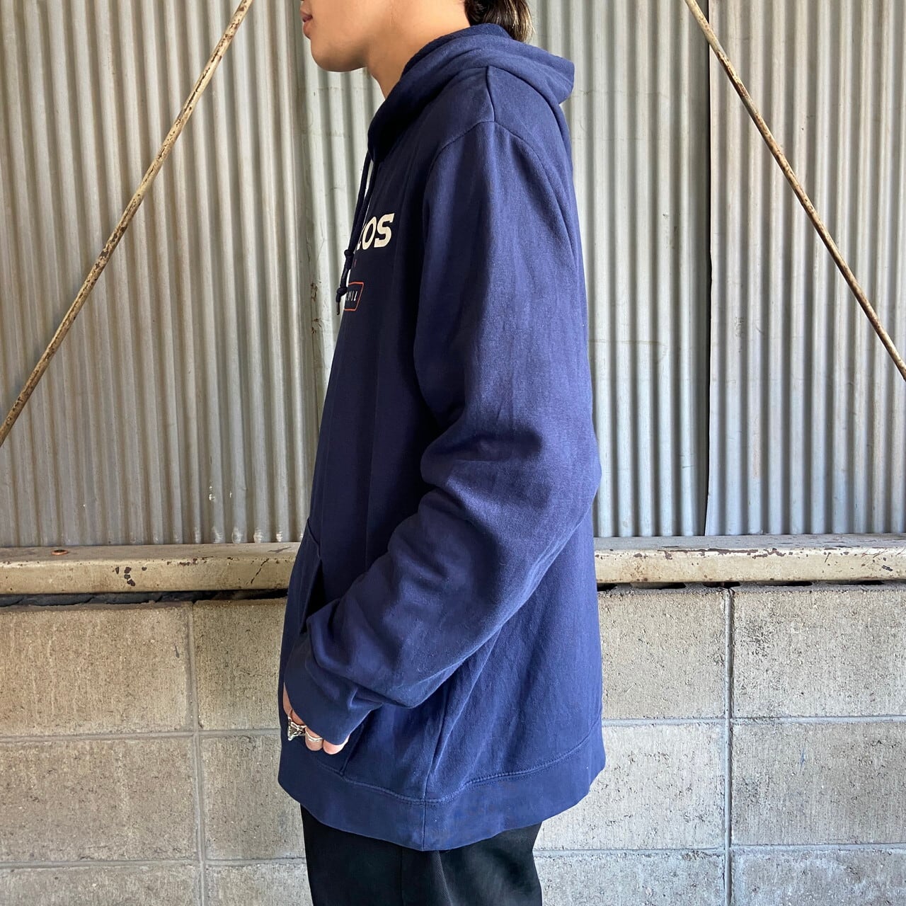 NFL TEAM APPAREL デンバー・ブロンコス チームロゴプリント スウェットパーカー メンズL 古着 Denver Broncos プルオーバーパーカー ネイビー 紺色【パーカー