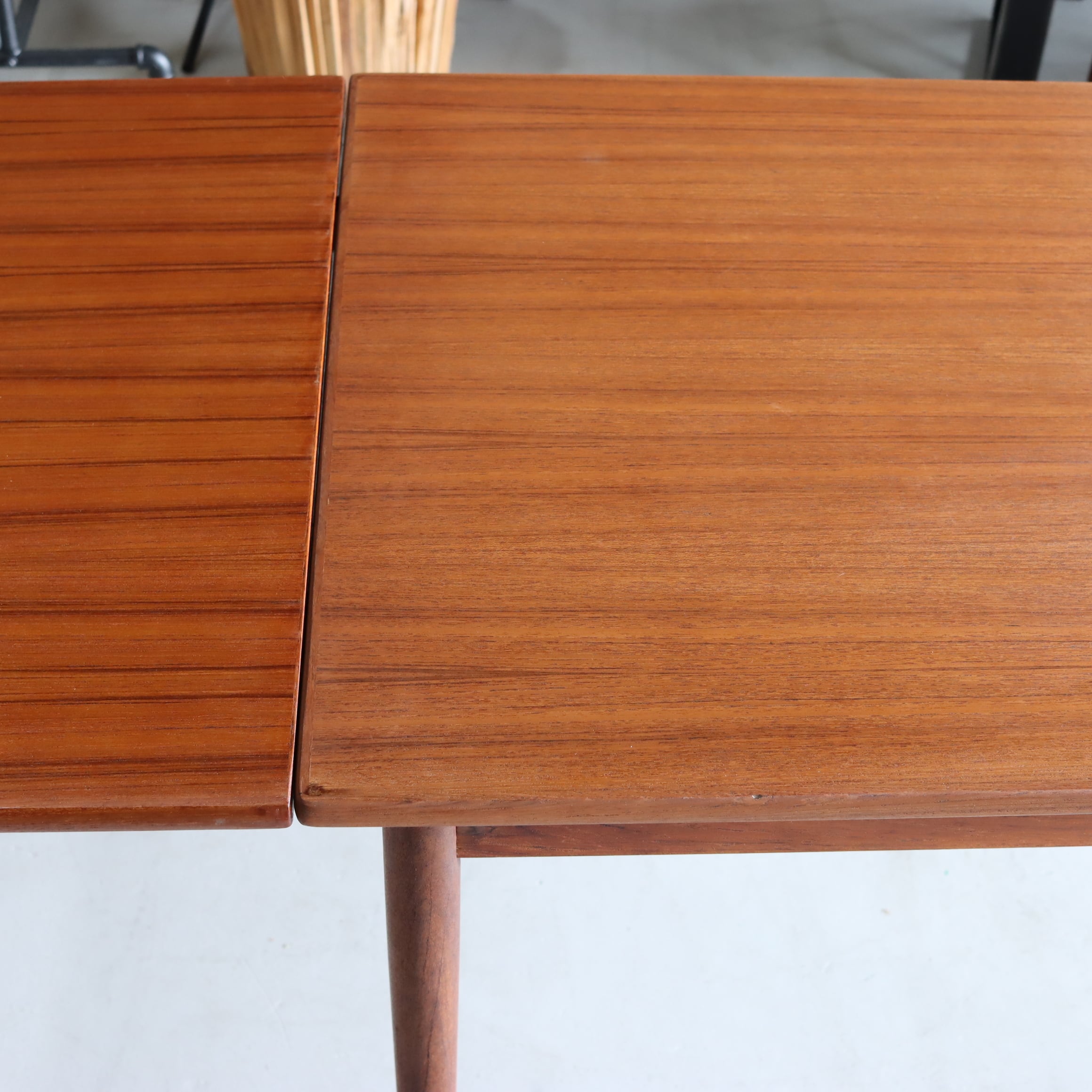 Denmark Vintage Extention Table / デンマークヴィンテージの