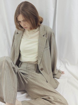 STRIPED SIDE SLIT JKT（ｽﾄﾗｲﾌﾟｻｲﾄﾞｽﾘｯﾄJKT）【5543017】