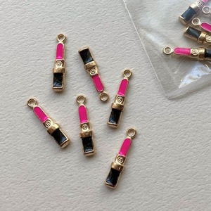 〈再入荷〉ピンクリップメタルチャームパック（6p）