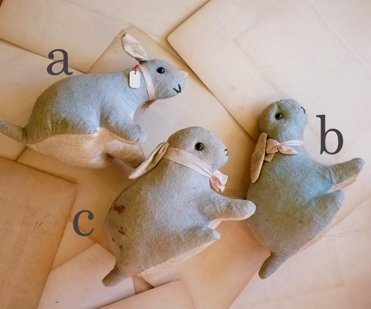 フランス 青いうさぎさんと薔薇色のリボンb ドール アンティーク