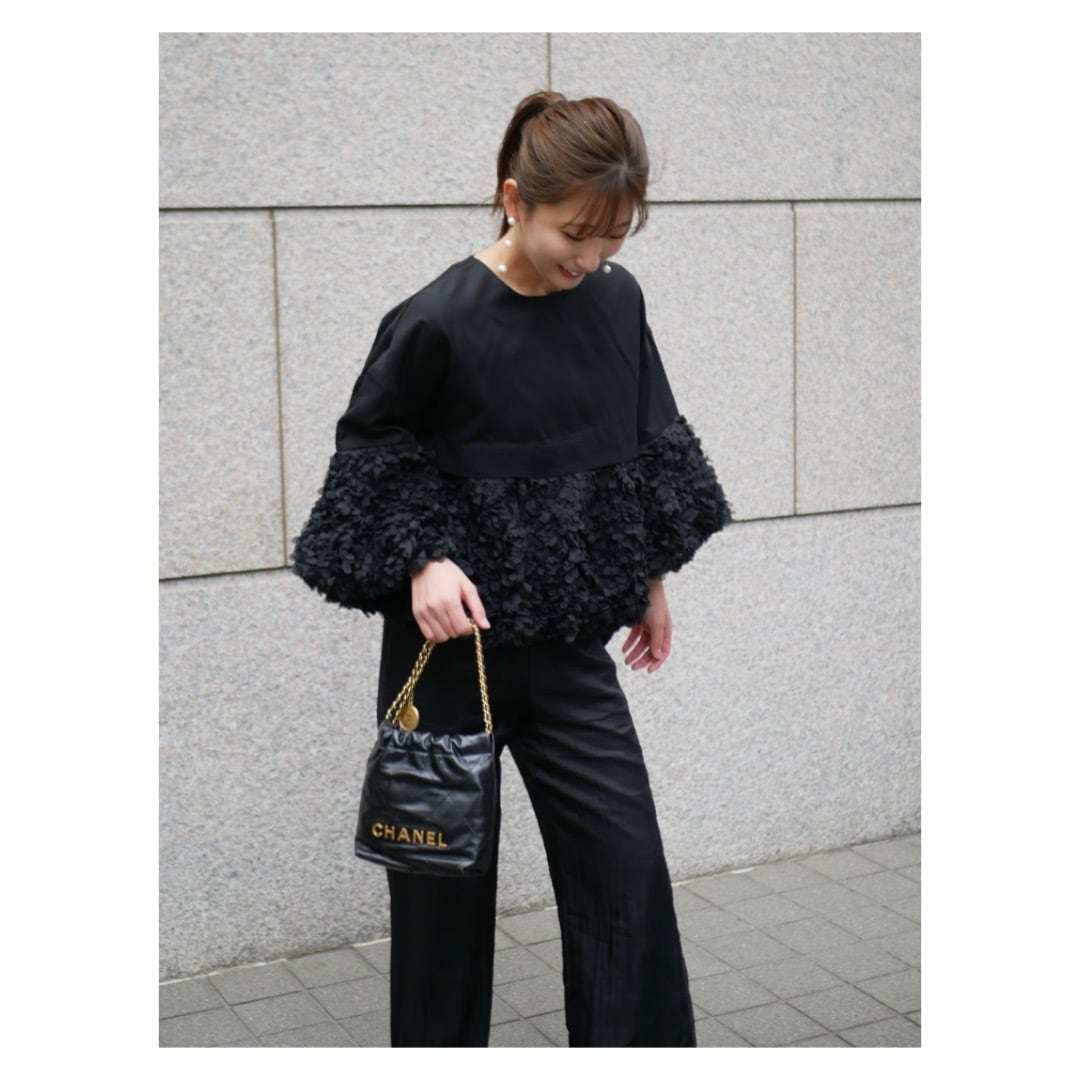 bebeod フラワーモチーフボリュームトップス Volume flower design blouse | BéBéoD