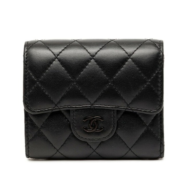 シャネル ココマーク マトラッセ 三つ折り財布 ブラック ラムスキン レディース CHANEL 【中古】