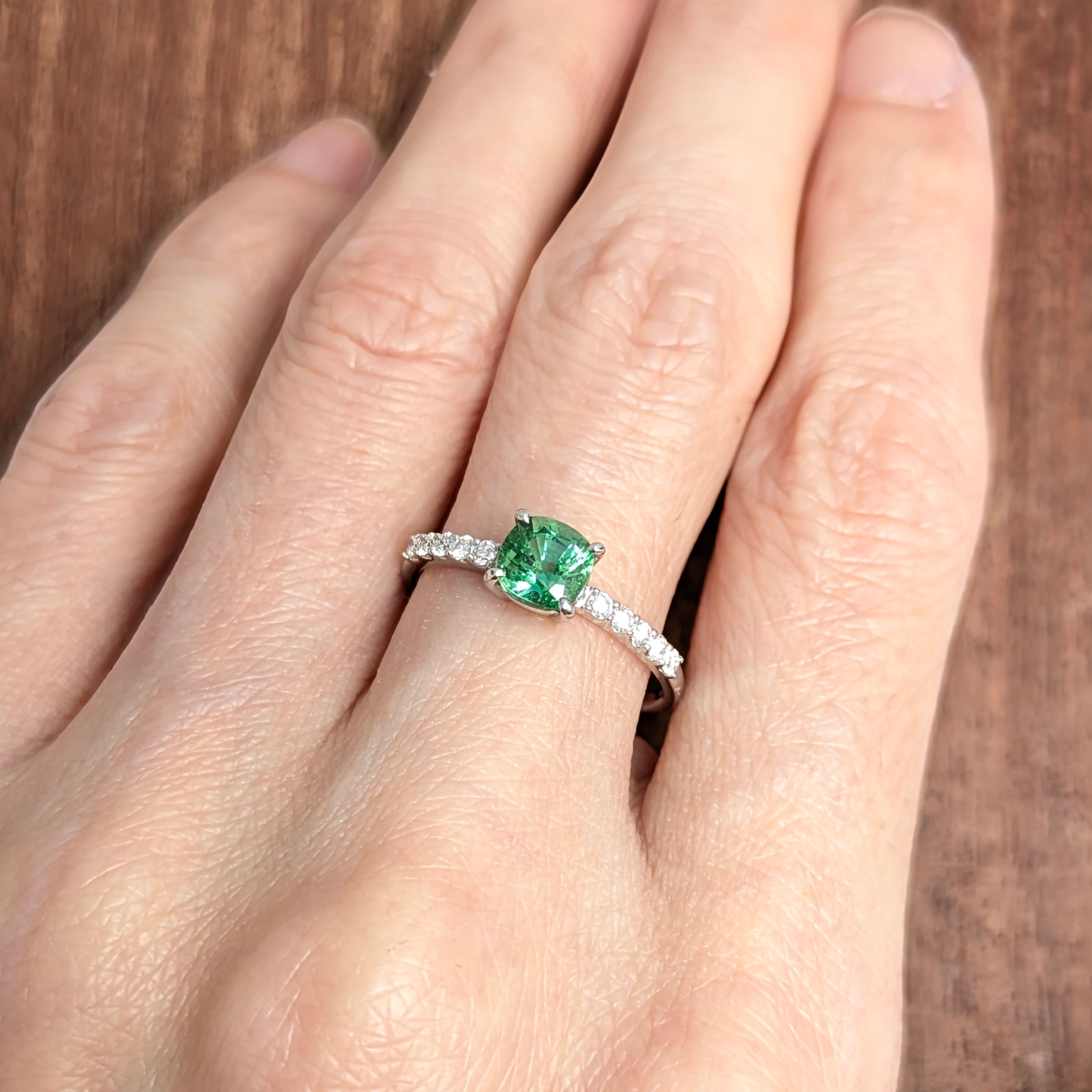 Pt950トルマリンリング トルマリン 0.703ct ダイヤモンド 0.15ct