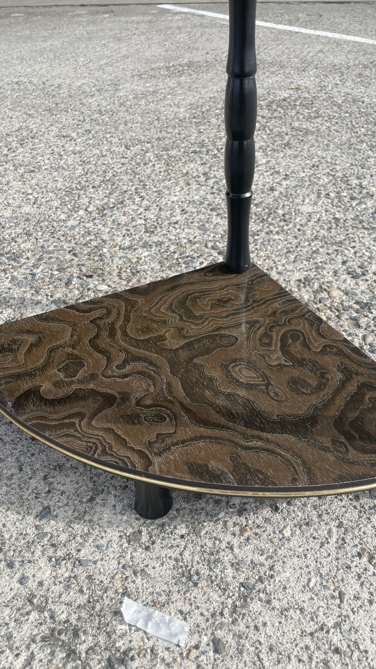 家の角を守る三段とんがりコーナーラック