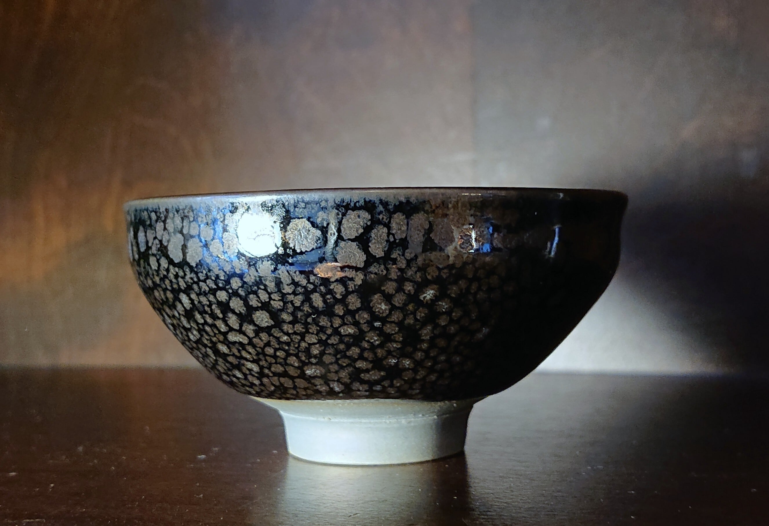 玉堂窯元 無名異焼】虹彩油滴天目 ぐい呑 | MUKU-AN