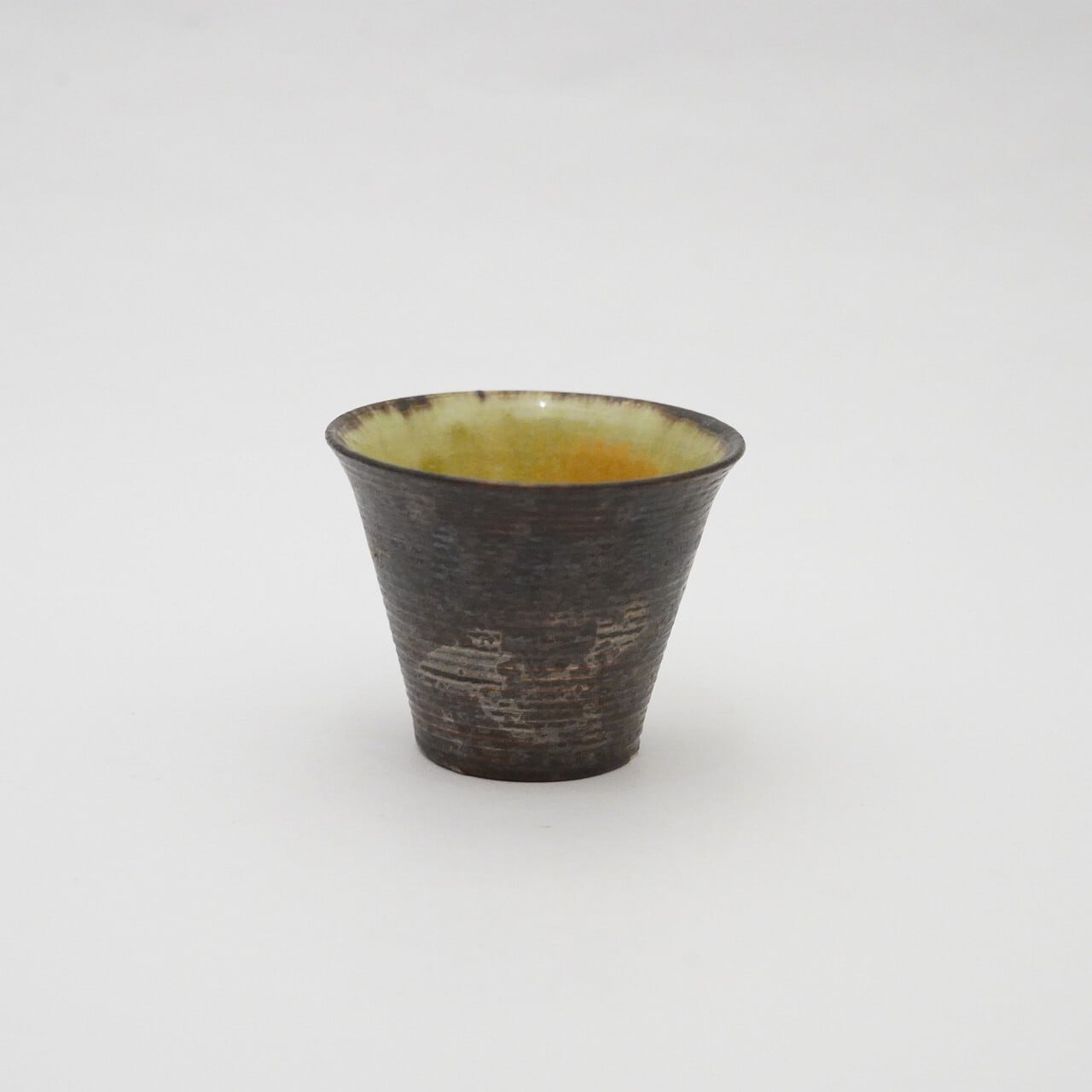 【平井 秀】黒金松灰酒杯 A