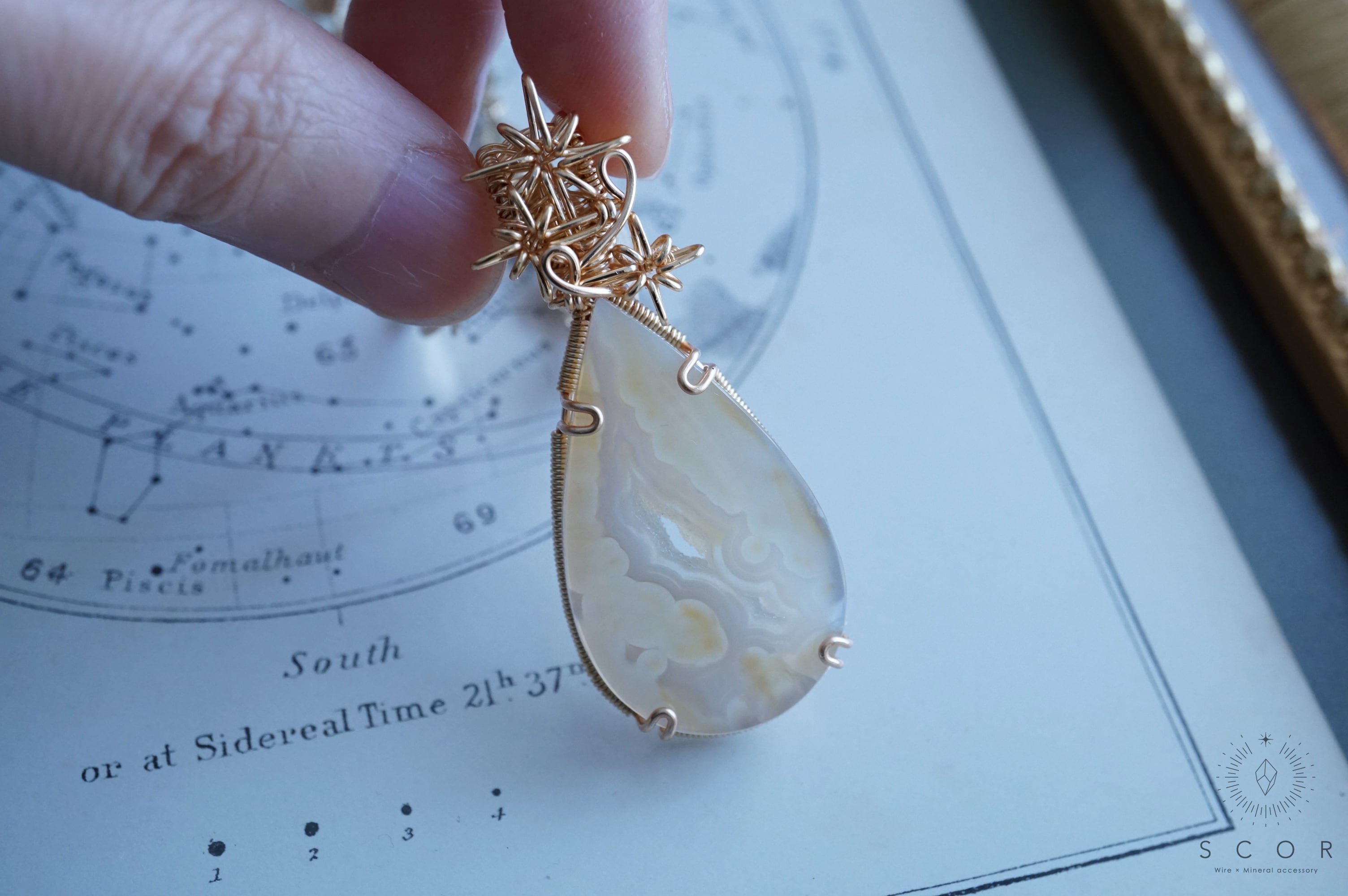 【動画あり】Ray of light - 白炎星 (pt594-p-g)(パイプアゲート ペンダントトップ)