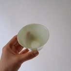 ホワイトグリーンな石の杯