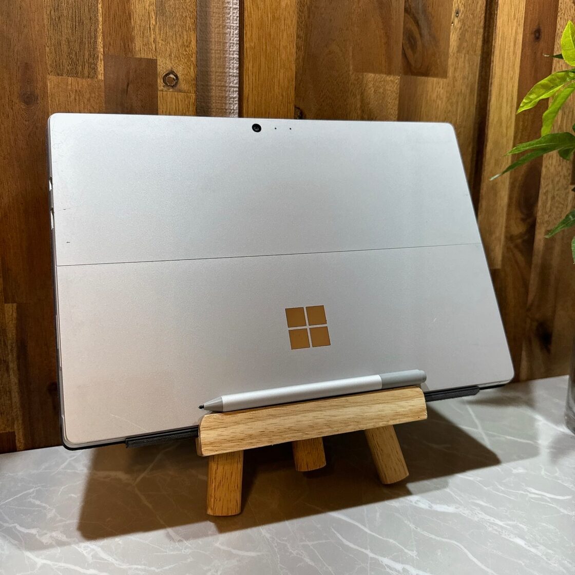 美品】Surface Pro5✨SSD128GB✨メモリ4GB✨m3第7世代 | Pay ID