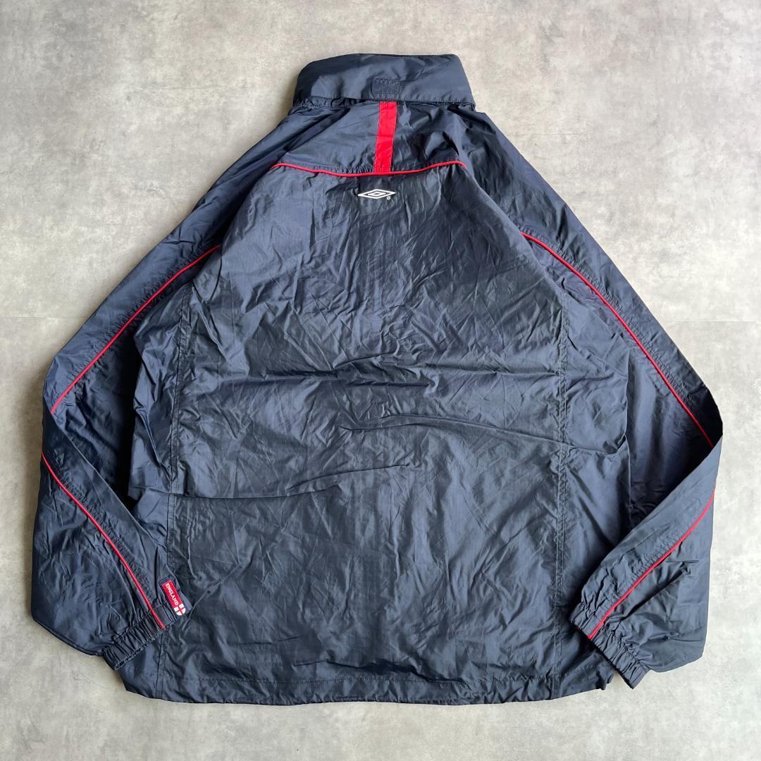 umbro アイルランド代表 ナイロンジャケット サッカー サイズL　刺繍ロゴ umbro アイルランド代表 ナイロンジャケット サッカー サイズL