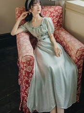 【0003】Retro French Ribbon Short Sleeve Dress