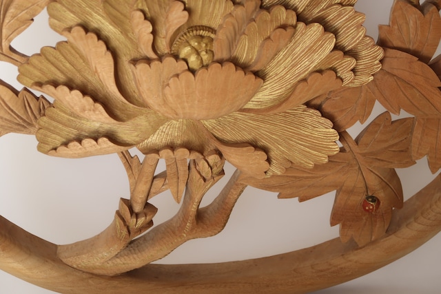 The Crown of Spring ― An Original Openwork Peony Relief by Tessō Mori
