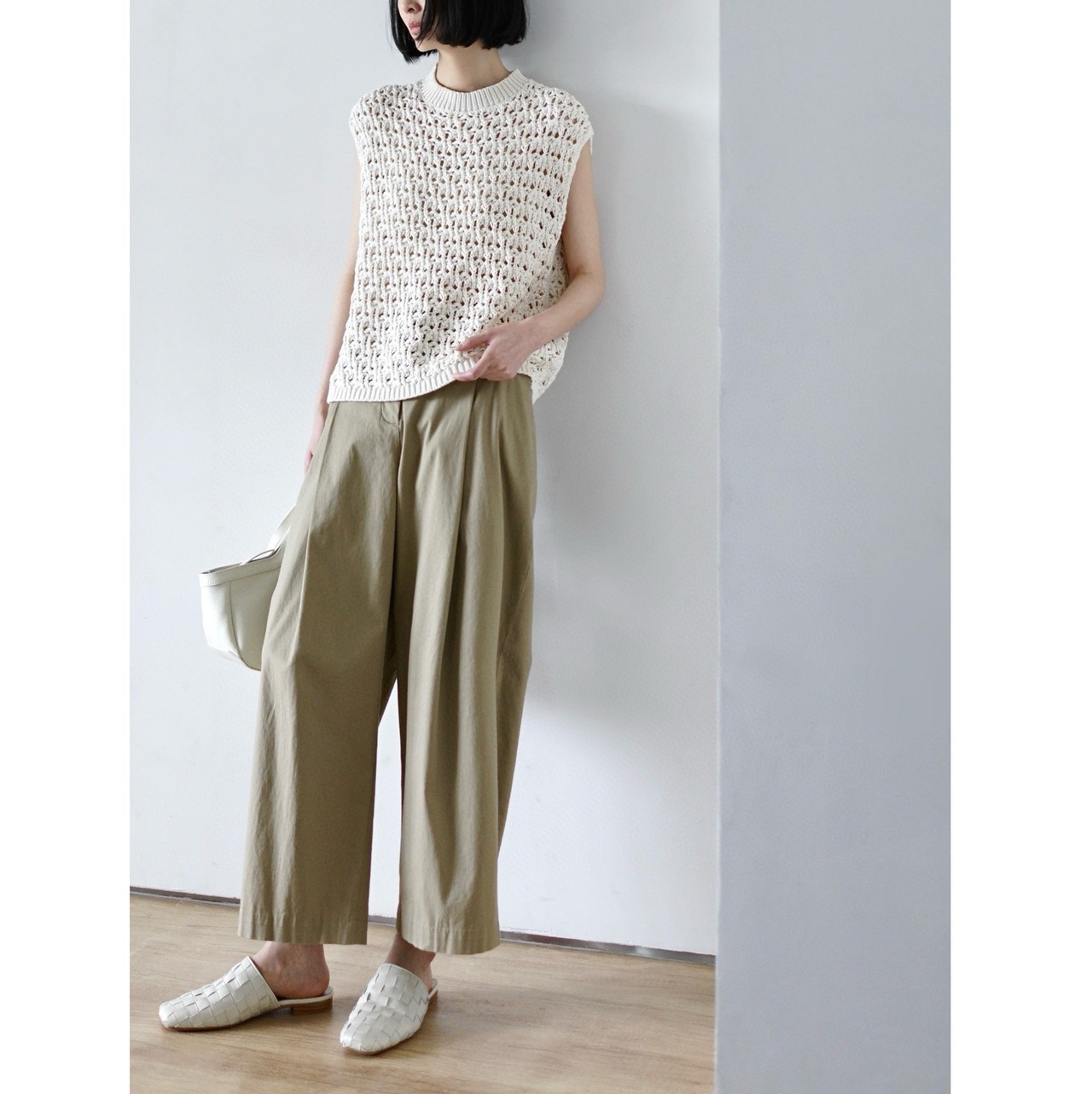 透かし編みニットトップ W01325