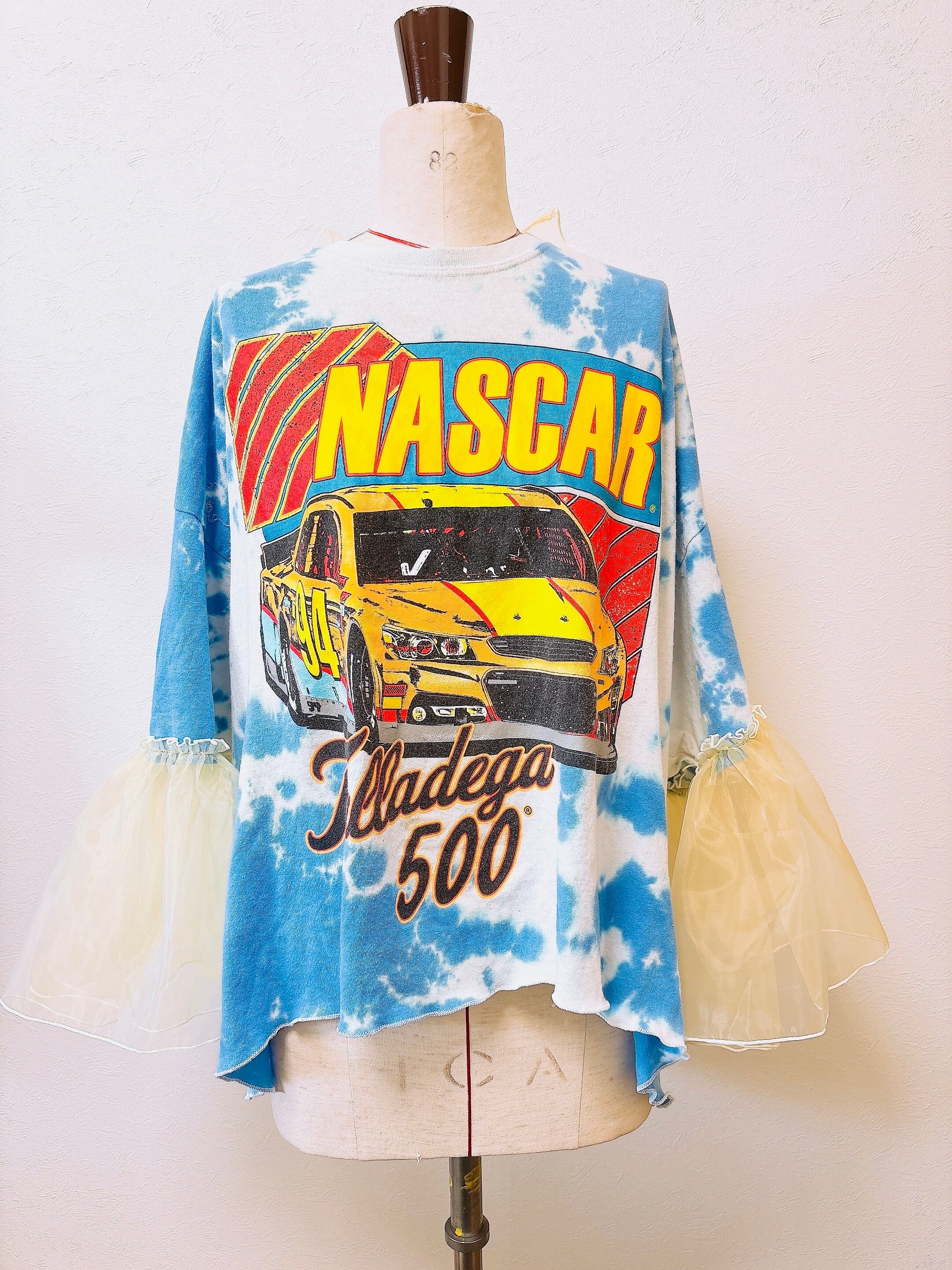バックオープンNASCARグラフィックtee