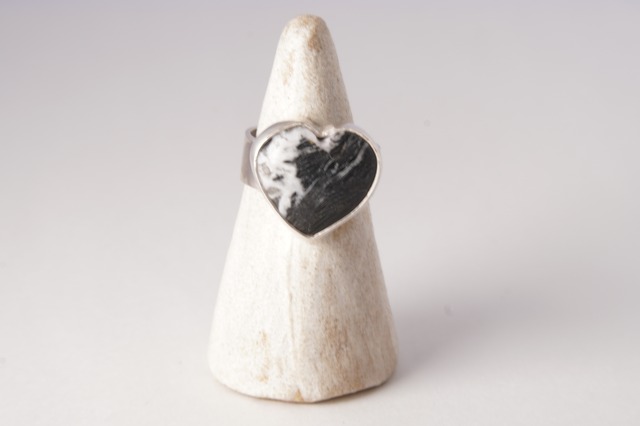 WhiteBuffalo ring "Black Heart Ⅱ＂