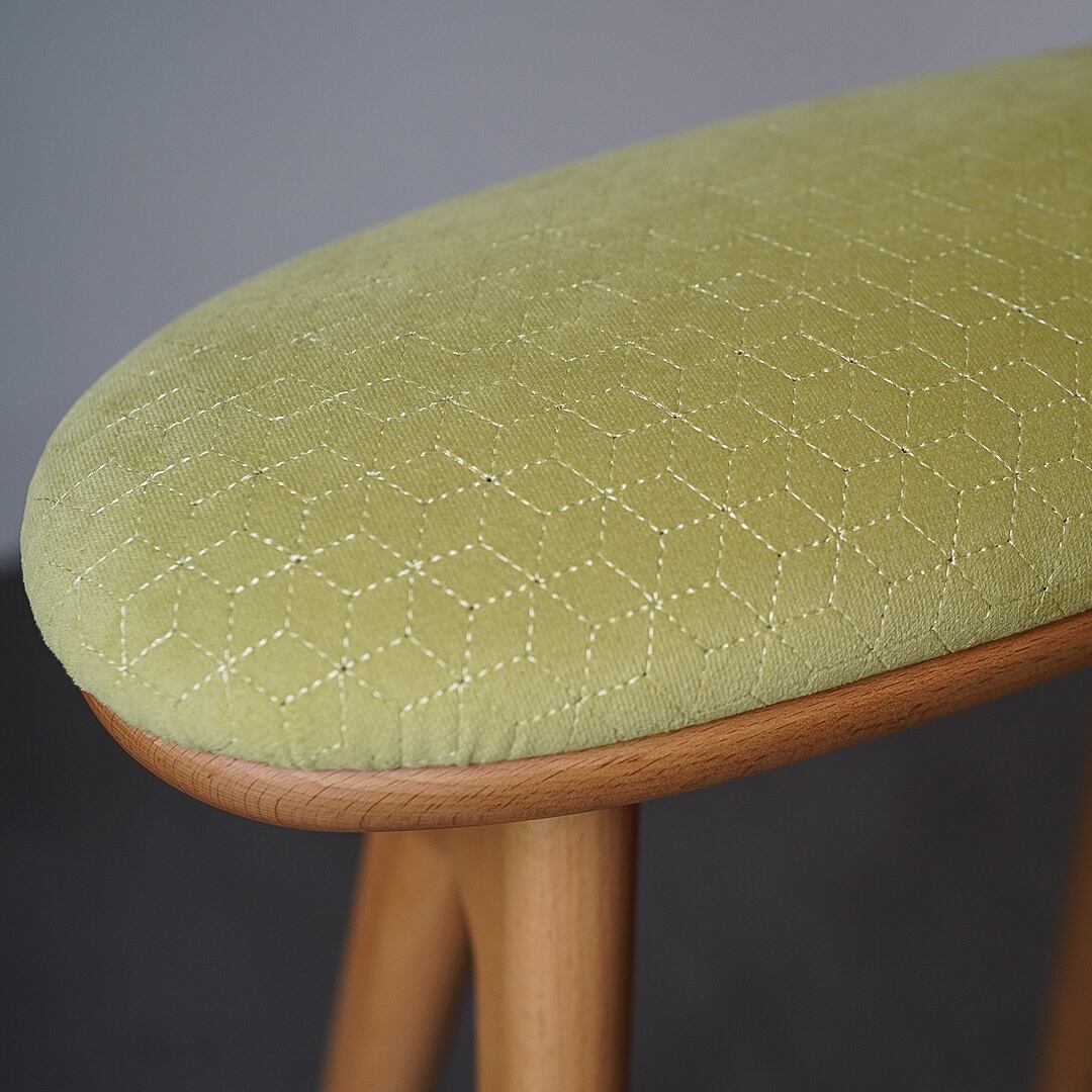 幾何学模様　オーバル型　スツール　木製　HOLM230 amba stool HOLM230 amba stool H63cm | くらしと家具 HOLM230