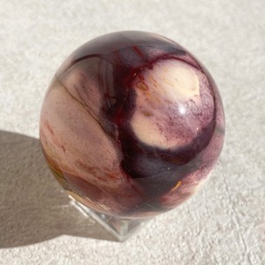 Creamy mookite sphere