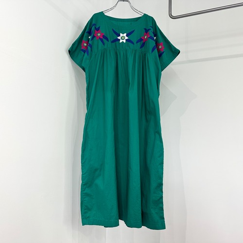 【USED】ドルマンスリーブ 花 刺繍 パキスタン ワンピース 5分袖 緑 グリーン