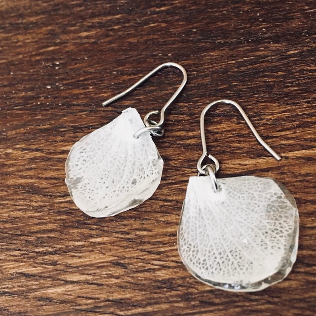花びらのピアス (アジサイ)