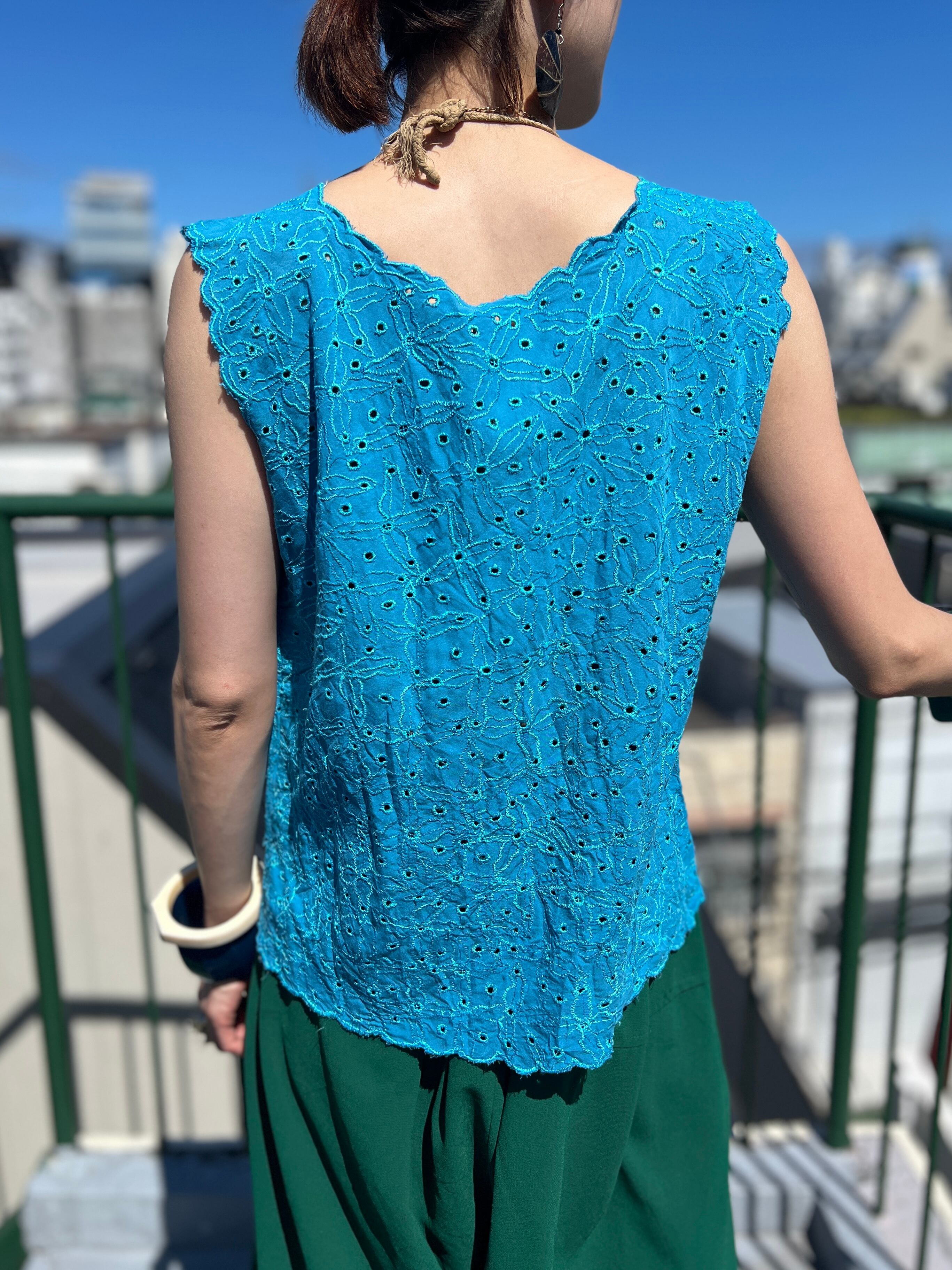 Vintage blue flower cutwork embroidry cotton tank top