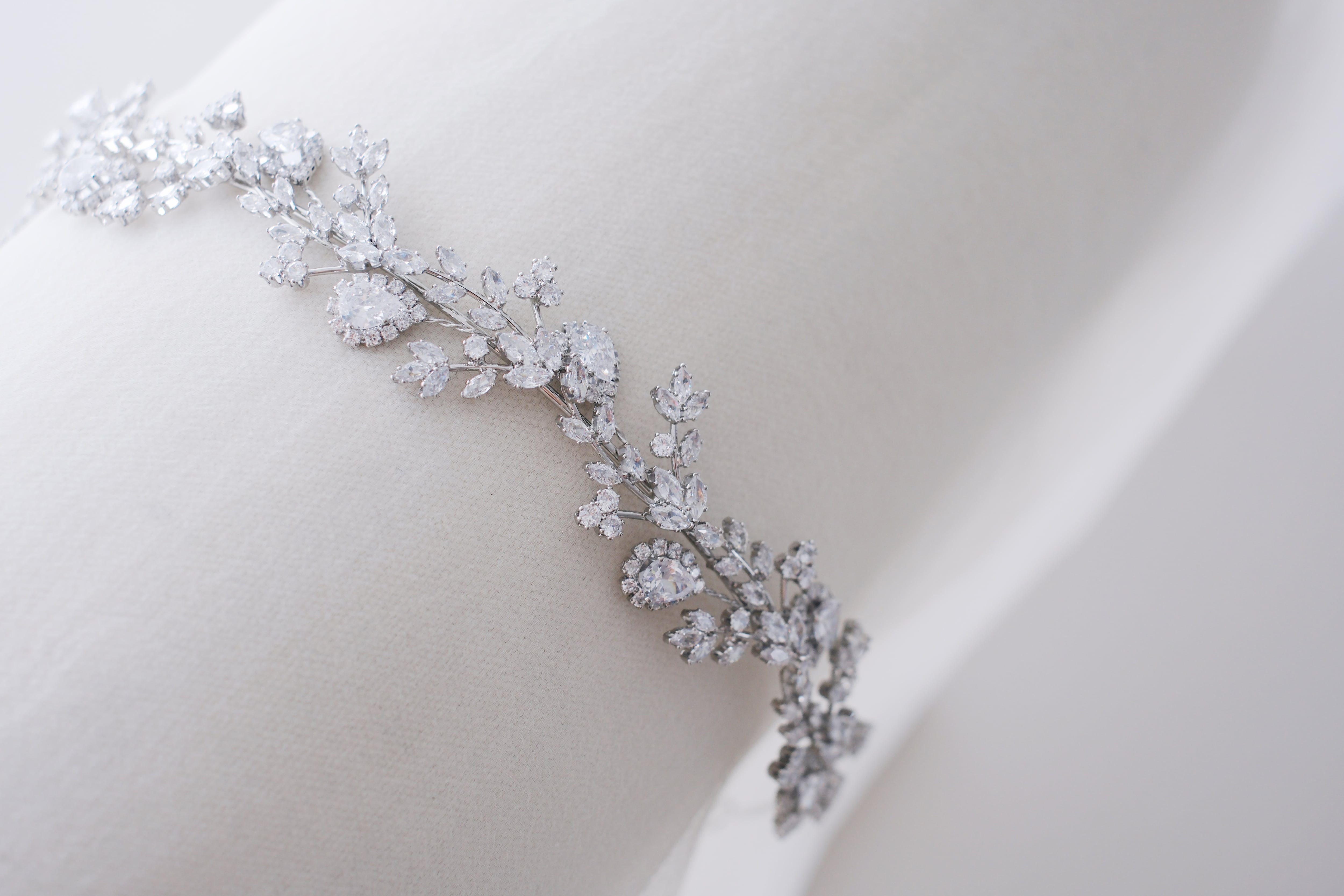 ブライダルヘッドドレス[HA-164]ジルコニアカチューシャ/ウェディング