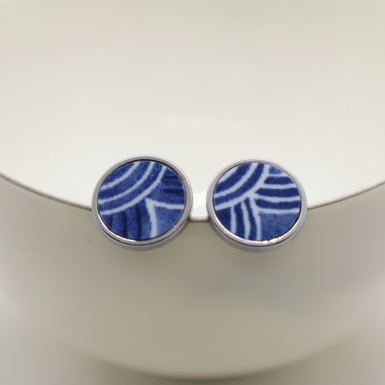 Stud earrings27