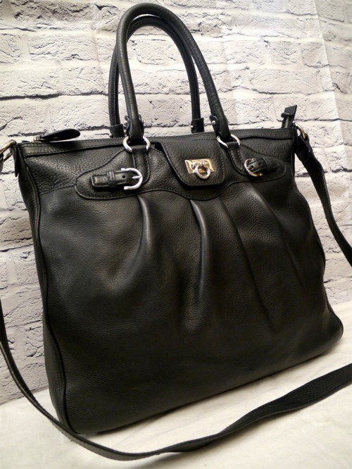 美品◆Salvatore Ferragamo フェラガモ A4対応 ビジネス可 2way クロスボディ レザー トート ハンド バッグ 黒◆ 使い勝手の良い2wayモデル