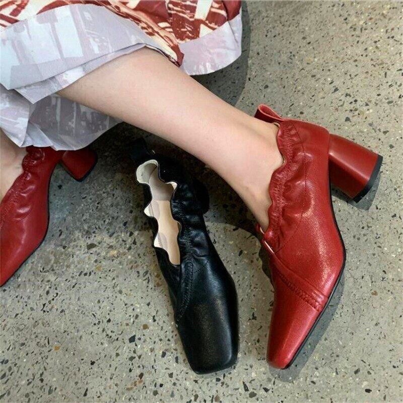 【新作】【送料無料】 レトロな女性の深い口のプルしわハイヒールシングルシューズスクエアトゥ厚手のハイヒールレディースファッションシューズ 靴 スクウェア 10b315056620543