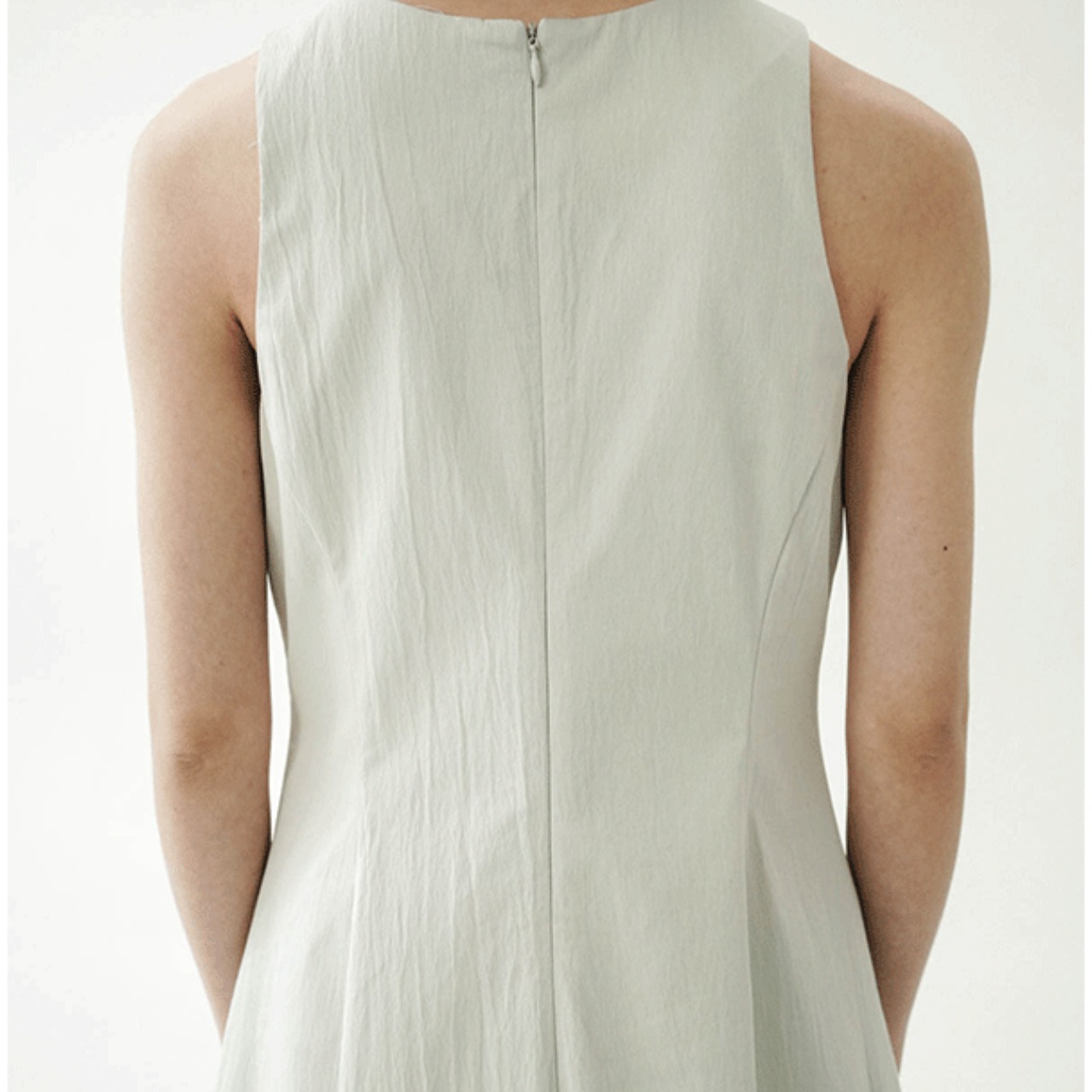Sleeveless Tapered dress  T4493