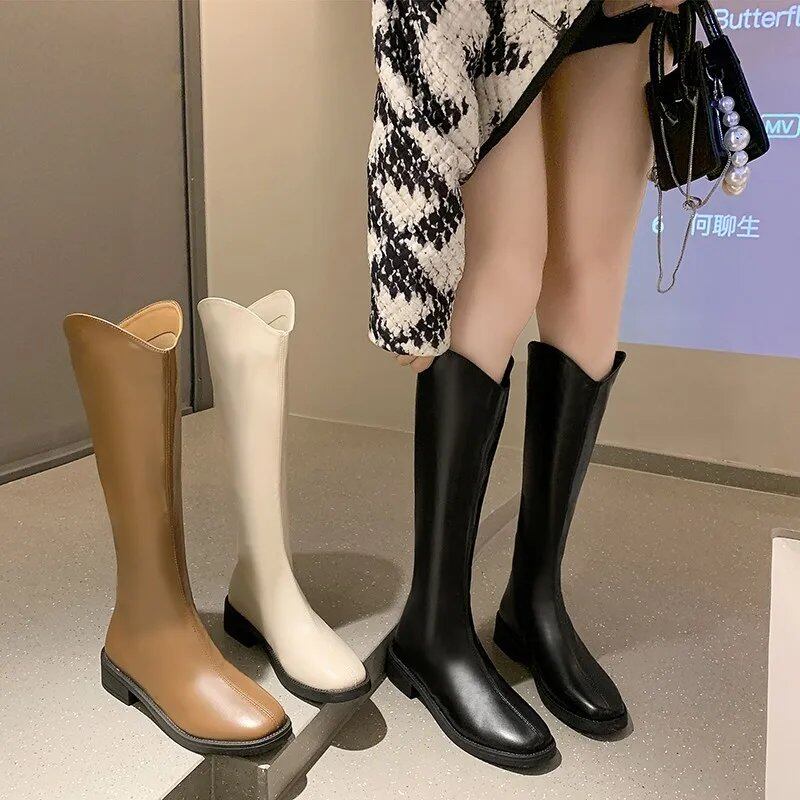 レディースのウエスタンスタイルハイブーツは、春と秋にスリムで、V字型のジョッキーブーツで、丸いつま先と大きいサイズのファッションブーツです。