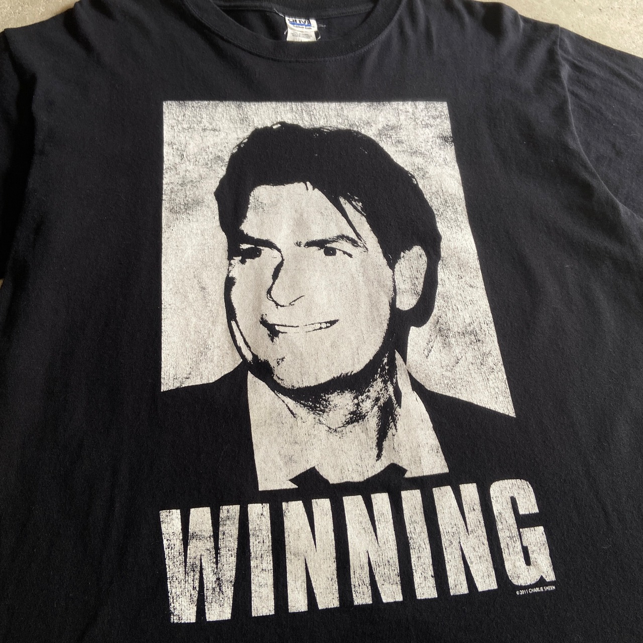 チャーリー・シーン Charlie Sheen 俳優 WINNING プリントTシャツ 