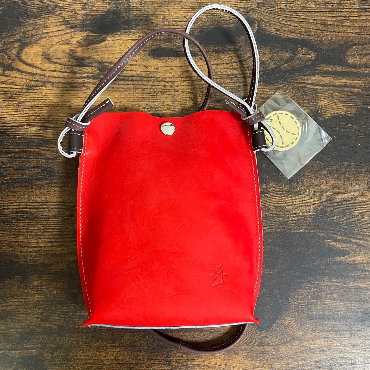 グローブレザー ポシェット 小物 ショルダー  レッド×ブラック【国産牛革】