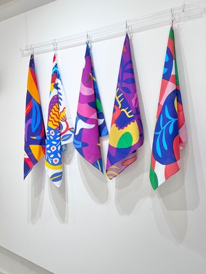 yatotto / “TORI TORI” handkerchief