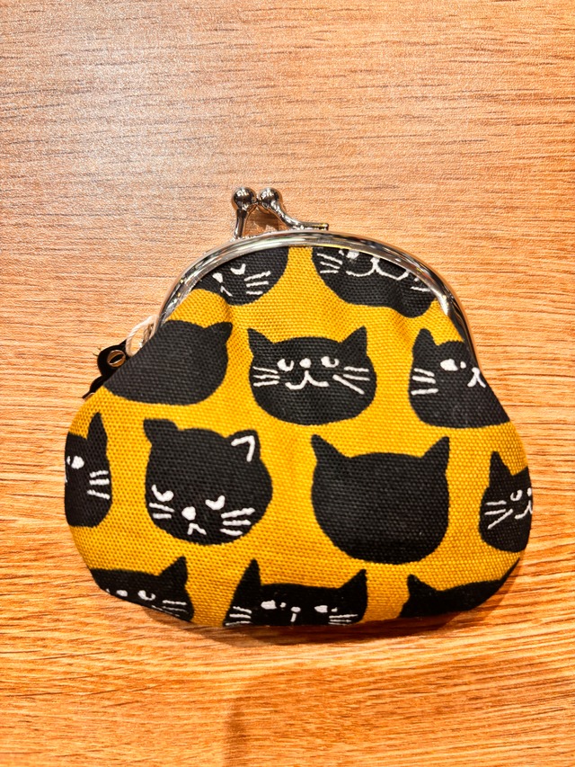 ハンドメイド がま口ポーチ 黒猫柄 イエロー ブルー 小物入れ 猫好き