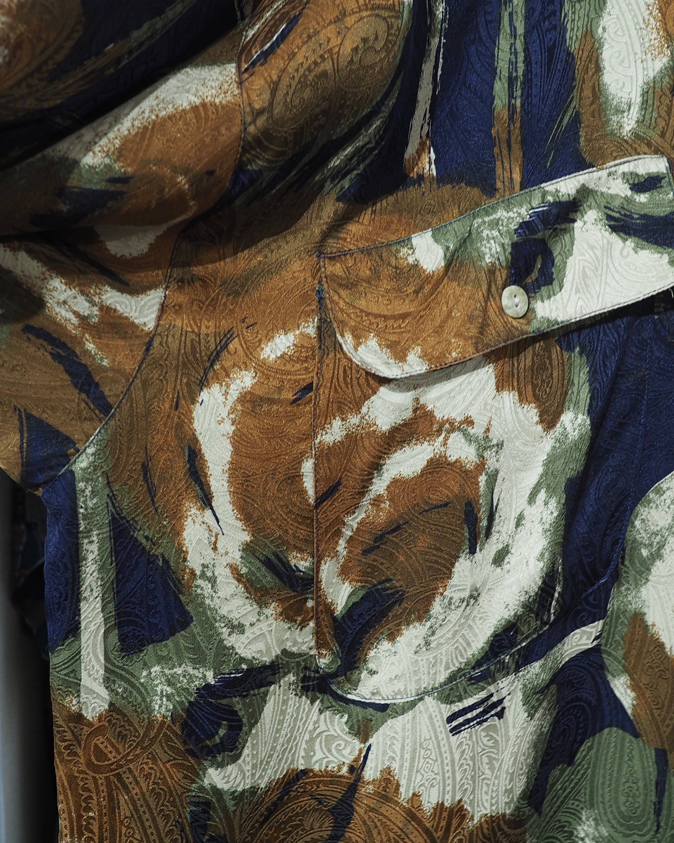 1990s ” GOOUCH ” Beautiful Abstract painting × Paisley all Over vintage loose Silk shirt