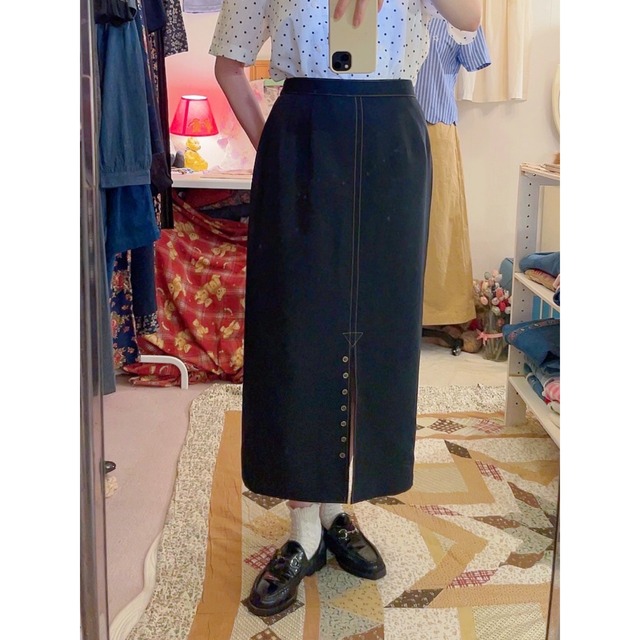 front slit button black skirt