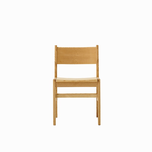 m4 solid chair