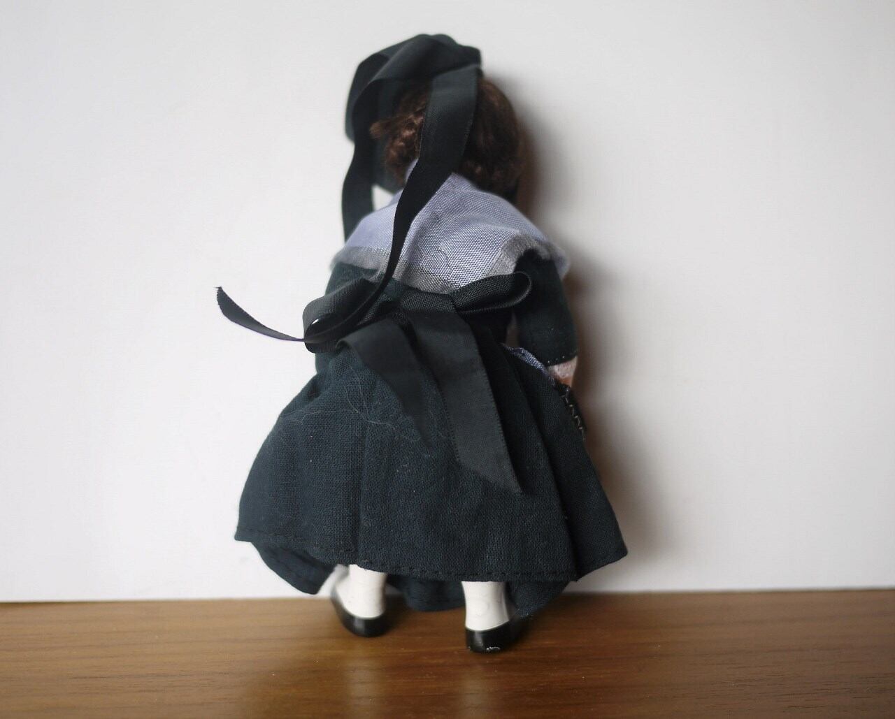 黒い民族衣装人形 ドイツヴィンテージドール | こりすのパン屋Base店