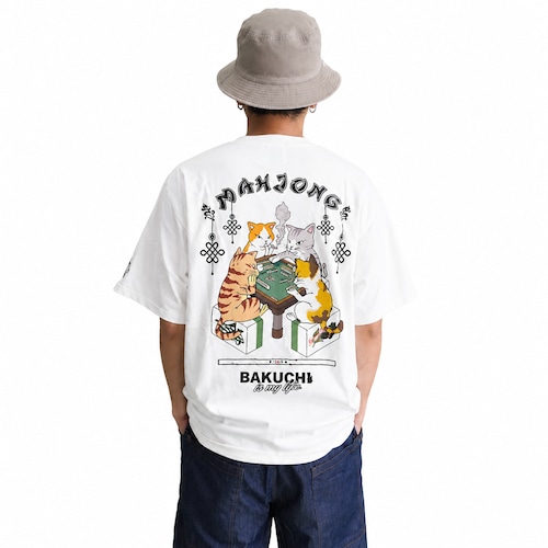 BAKUCHI バクチ 麻雀 雀猫 バックプリント 半袖 Tシャツ メンズ コットン 刺繍ロゴ グラフィック ストリート 826533 春夏 WHITE