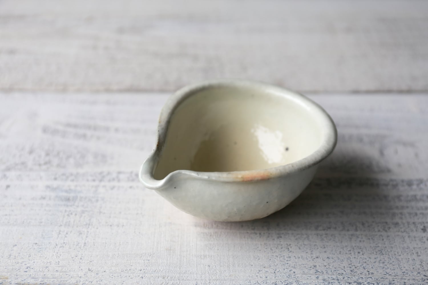 鉄散 片口ボール 豆 | 古谷製陶所