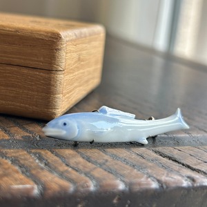 12代今右衛門　繊細な香魚の帯留め　WG使用