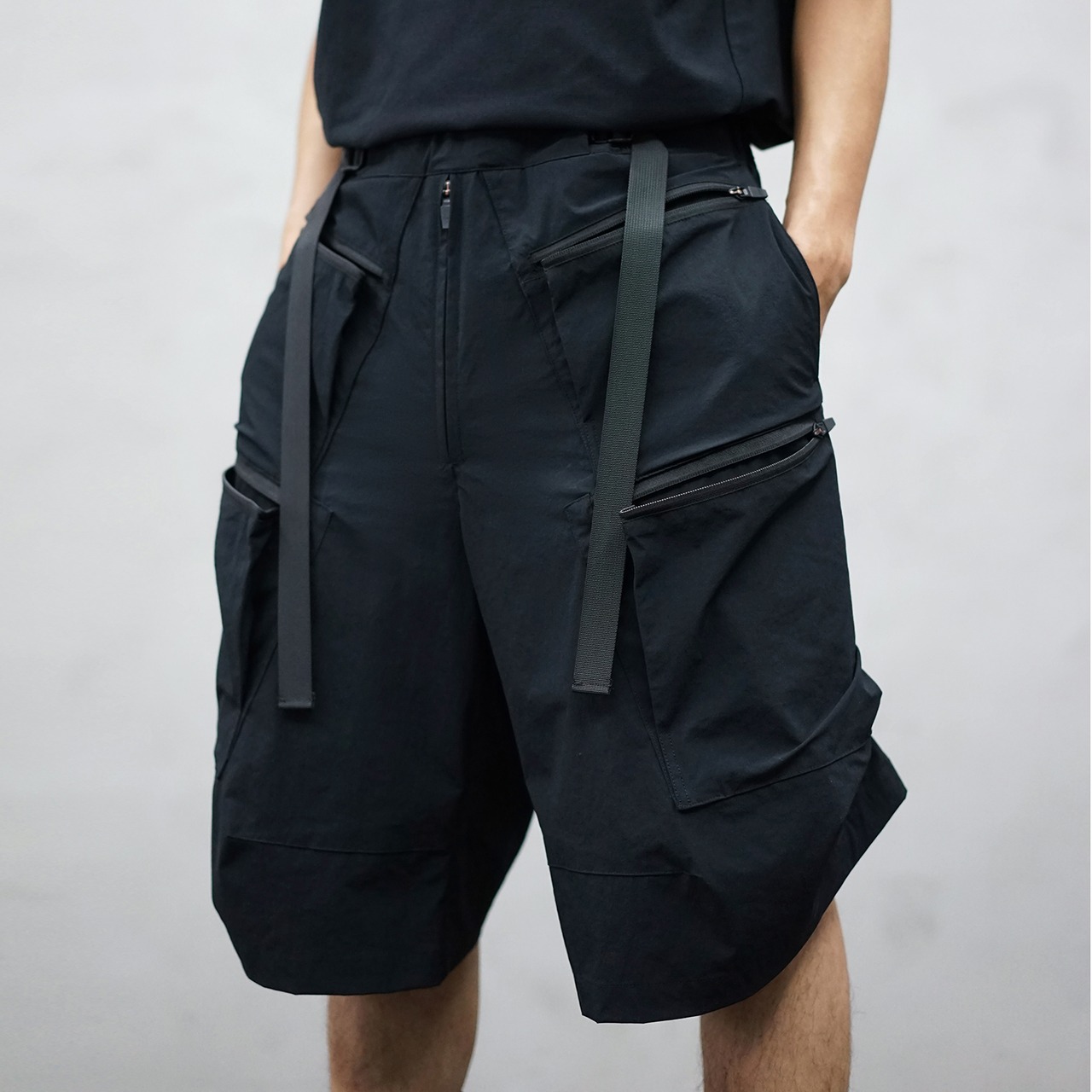 Nosucism_25SS_ウエスト折りたたみポケット構造ルーズショーツ