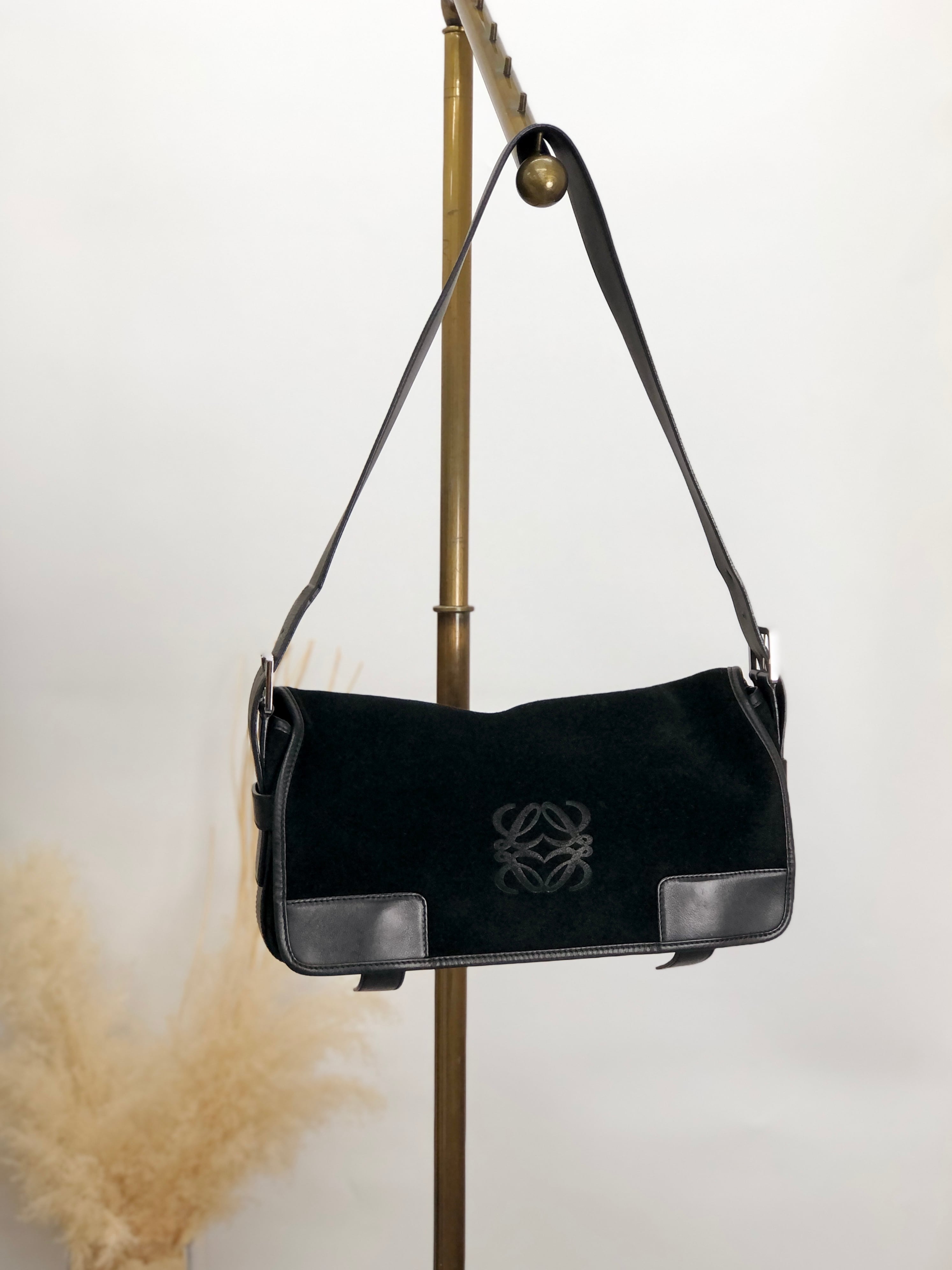 ☆美品・保存袋付☆LOEWE キャンディ ヴィンテージ レザーショルダーバッグ ダークブラウン Squeeze レザー ミニショルダーバッグ チェーン