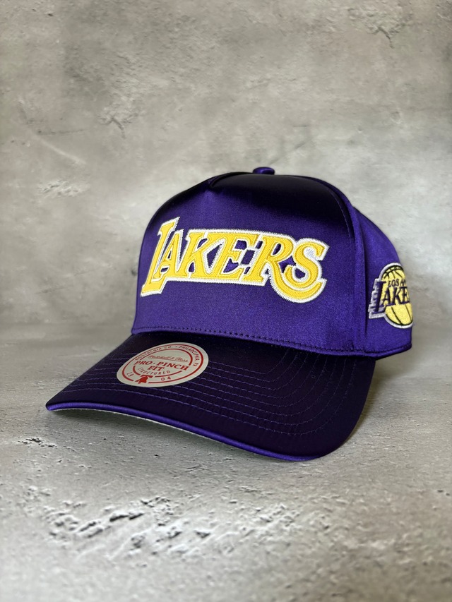 Michell＆Ness/ミッチェル＆ネス NBA レイカーズ  ZIG ZAG SATIN PRO SNAPBACK LOS ANGELES LAKERS スナップバック キャップ